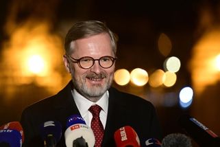 Naprosto nerealistický scénář. Experti cupují Fialův slib dohnat německé mzdy - Novinky